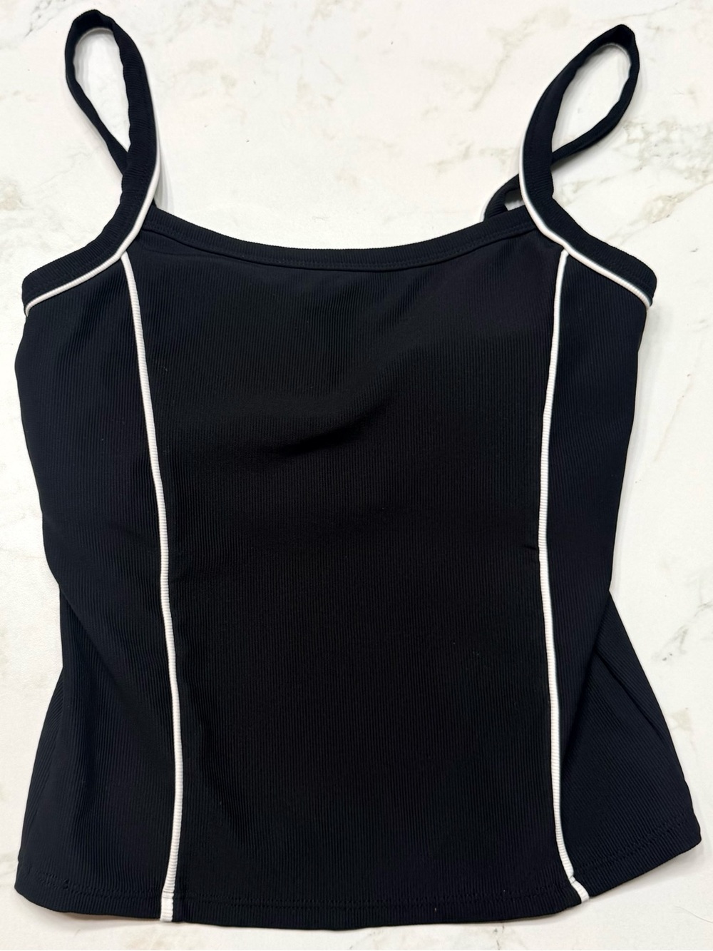 Wilo the label black top med